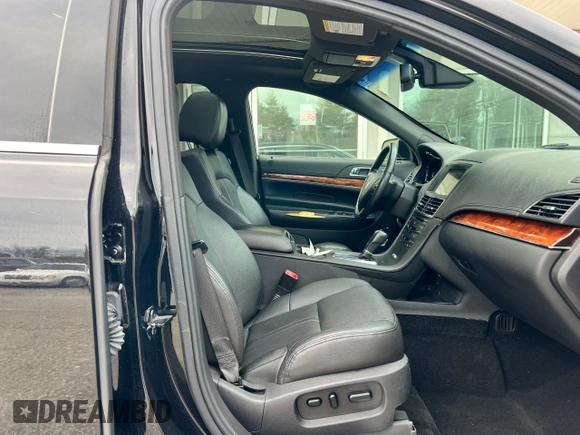 2019 Lincoln MKT with VIN 2LMHJ5NK8KBL01284, listed as a Copart auction lot 50058345 with 326,875 mi miles and Clean Title. Bid and sale history available at DreamBid. Image 5.