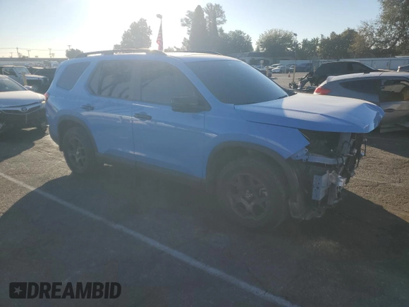 2023 Honda Pilot TrailSport with VIN 5FNYG1H67PB038169, listed as a Copart auction lot 81644104 with 34,099 mi miles and Salvage Title. Bid and sale history available at carsss.com. Image 4.