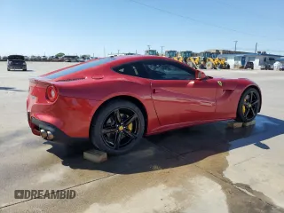 2013 Ferrari F12 z VIN ZFF74UFA7D0193622, wystawiony jako Copart lot #73031694 z przebiegiem Nie podano mil oraz Szkody całkowita. Historia ofert i sprzedaży dostępna na DreamBid. Obrazek 3.