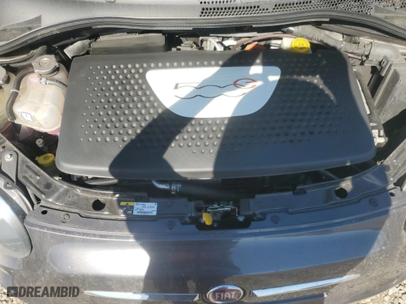 2015 FIAT 500e with VIN 3C3CFFGE2FT561560, listed as a Copart auction lot 77210834 with 44,235 mi miles and Salvage Title. Bid and sale history available at carsss.com. Image 12.