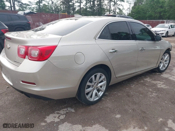 2015 Chevrolet Malibu LTZ with VIN 1G11F5SL0FF110827, listed as a IAAI auction lot 41932211 with 117,251 mi miles. Bid and sale history available at carsss.com. Image 4.