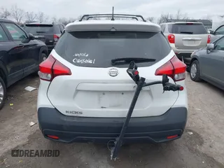 2019 Nissan Kicks SV with VIN 3N1CP5CU5KL471493, listed as a IAAI auction lot 40940794 with 111,733 mi miles. Bid and sale history available at carsss.com. Image 16.