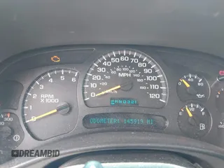 2003 Chevrolet Suburban LT z VIN 3GNGC26G83G210035, wystawiony jako IAAI lot #42084859 z przebiegiem 145 919 mil mil oraz . Historia ofert i sprzedaży dostępna na DreamBid. Obrazek 7.