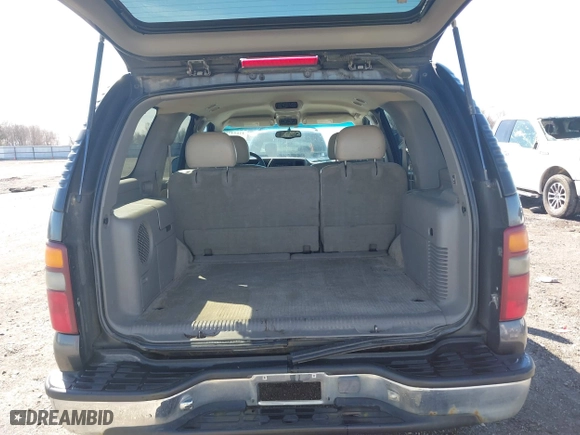 2001 Chevrolet Tahoe LS with VIN 1GNEK13T51J268816, listed as a IAAI auction lot 41654722 with 265,164 mi miles. Bid and sale history available at carsss.com. Image 17.