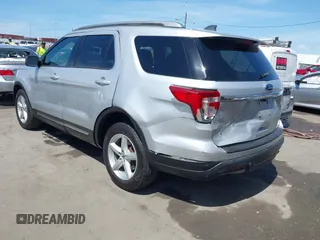 2018 Ford Explorer XLT z VIN 1FM5K7D87JGB56677, wystawiony jako IAAI lot #41926338 z przebiegiem 101 332 mil mil oraz . Historia ofert i sprzedaży dostępna na DreamBid. Obrazek 3.