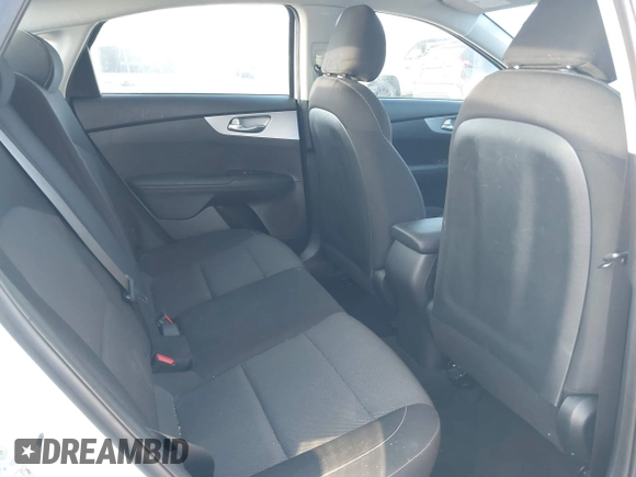 2023 Kia Forte LXS z VIN 3KPF24AD6PE539124, wystawiony jako IAAI lot #41946697 z przebiegiem 57 512 mil mil oraz . Historia ofert i sprzedaży dostępna na DreamBid. Obrazek 8.