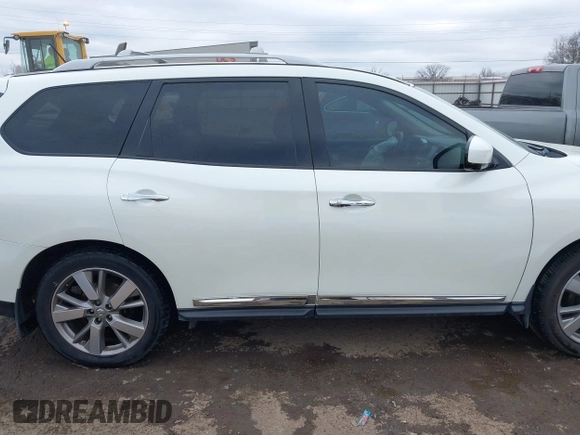 2016 Nissan Pathfinder Platinum with VIN 5N1AR2MM8GC662836, listed as a IAAI auction lot 41702450 with 149,885 mi miles. Bid and sale history available at carsss.com. Image 14.
