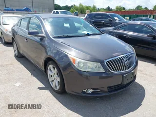 2013 Buick LaCrosse Leather z VIN 1G4GC5E37DF159523, wystawiony jako IAAI lot #42564794 z przebiegiem 236 083 mil mil oraz . Historia ofert i sprzedaży dostępna na DreamBid. Obrazek 1.