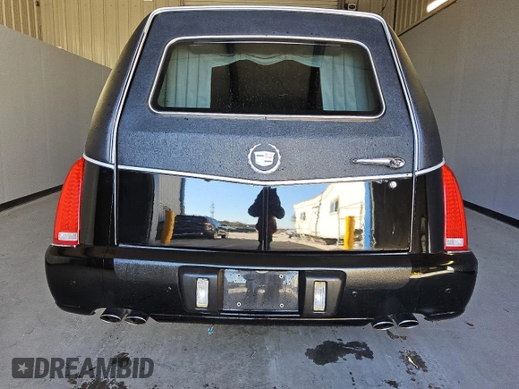 2011 Cadillac DTS Professional Funeral Coach z VIN 1GE8K8C68BU500096, wystawiony jako Copart lot #87599435 z przebiegiem 64 600 mil mil oraz Czysty tytuł • Clean title. Historia ofert i sprzedaży dostępna na DreamBid. Obrazek 6.