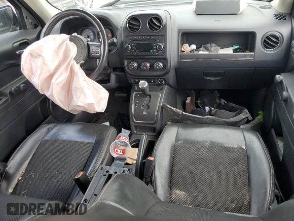 2017 Jeep Patriot Sport SE with VIN 1C4NJPBA7HD212383, listed as a Copart auction lot 58318325 with Not provided miles and Salvage title. Bid and sale history available at DreamBid. Image 8.