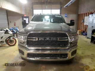 2024 Ram 3500 Tradesman with VIN 3C63RRGL9RG242843, listed as a Copart auction lot 84897484 with 827 mi miles and Salvage Title. Bid and sale history available at carsss.com. Image 5.
