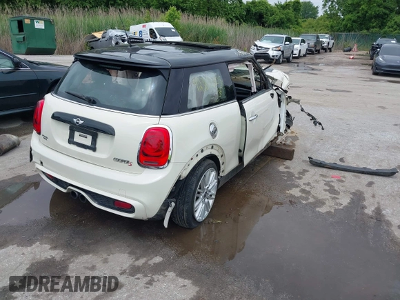 2015 MINI Hardtop S z VIN WMWXP7C5XF2A59869, wystawiony jako IAAI lot #42365305 z przebiegiem 116 164 mil mil oraz . Historia ofert i sprzedaży dostępna na DreamBid. Obrazek 4.