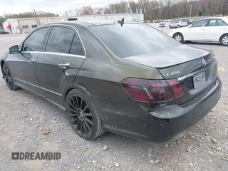 2010 Mercedes-Benz E-Class E 550 Luxury with VIN WDDHF9AB4AA128264, listed as a IAAI auction lot 41842230 with 216,724 mi miles. Bid and sale history available at carsss.com. Image 3.