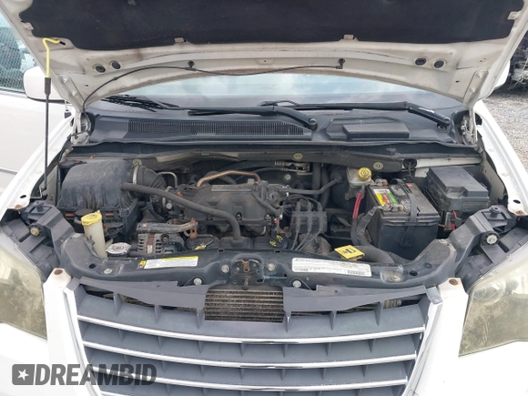2010 Chrysler Town & Country Touring with VIN 2A4RR5D17AR463316, listed as a IAAI auction lot 42075932 with 260,617 mi miles. Bid and sale history available at carsss.com. Image 10.