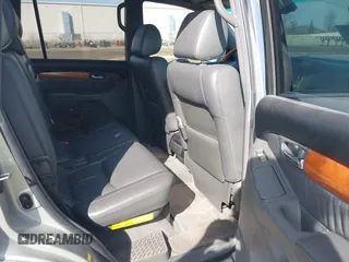 2005 Lexus GX 470 with VIN JTJBT20X250085307, listed as a IAAI auction lot 41783340 with 259,386 mi miles. Bid and sale history available at carsss.com. Image 8.