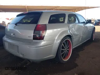 2008 Dodge Magnum SXT with VIN 2D4FV37V18H214391, listed as a IAAI auction lot 41608426 with 218,573 mi miles and . Bid and sale history available at carsss.com. Image 4.