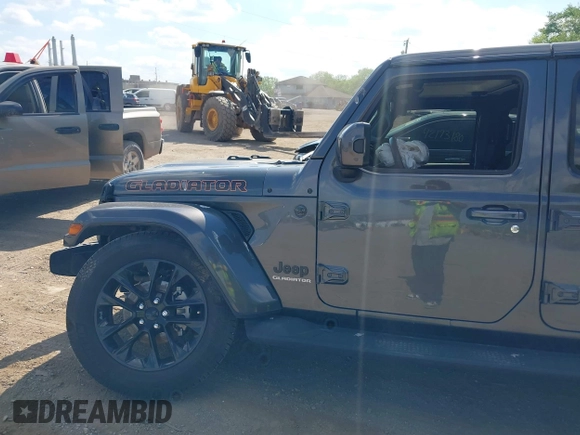 2021 Jeep Gladiator High Altitude z VIN 1C6HJTFG1ML597581, wystawiony jako IAAI lot #42191690 z przebiegiem 47 740 mil mil oraz . Historia ofert i sprzedaży dostępna na DreamBid. Obrazek 14.