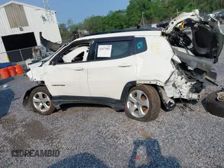 2018 Jeep Compass Latitude with VIN 3C4NJDBB4JT270975, listed as a IAAI auction lot 42477582 with 98,629 mi miles and . Bid and sale history available at DreamBid. Image 13.
