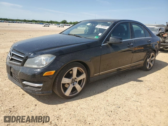 2014 Mercedes-Benz C 250 Sport z VIN WDDGF4HBXEA965367, wystawiony jako Copart lot #55700405 z przebiegiem 128 768 mil mil oraz Szkoda całkowita • Salvage title. Historia ofert i sprzedaży dostępna na DreamBid. Obrazek 1.