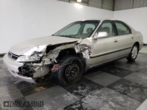 1997 Honda Accord LX with VIN JHMCD5630VC015585, listed as a Copart auction lot 52166155 with 121,820 mi miles and Salvage Title. Bid and sale history available at carsss.com. Image 1.