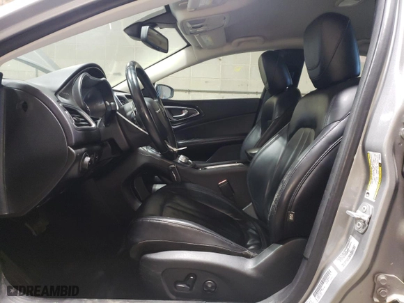 2015 Chrysler 200 C with VIN 1C3CCCEG7FN586286, listed as a Copart auction lot 50454725 with 158,586 mi miles and Clean Title. Bid and sale history available at carsss.com. Image 7.