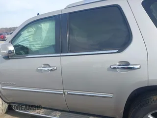2008 Cadillac Escalade with VIN 1GYFK63848R236600, listed as a IAAI auction lot 41708402 with 193,214 mi miles. Bid and sale history available at carsss.com. Image 15.