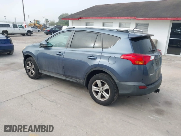 2013 Toyota RAV4 XLE with VIN 2T3RFREV7DW113833, listed as a IAAI auction lot 41545018 with 189,080 mi miles. Bid and sale history available at carsss.com. Image 3.
