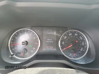 2020 Toyota RAV4 XLE with VIN JTMW1RFV8LD060197, listed as a Copart auction lot 61223725 with 33,135 mi miles and Salvage title. Bid and sale history available at DreamBid. Image 9.