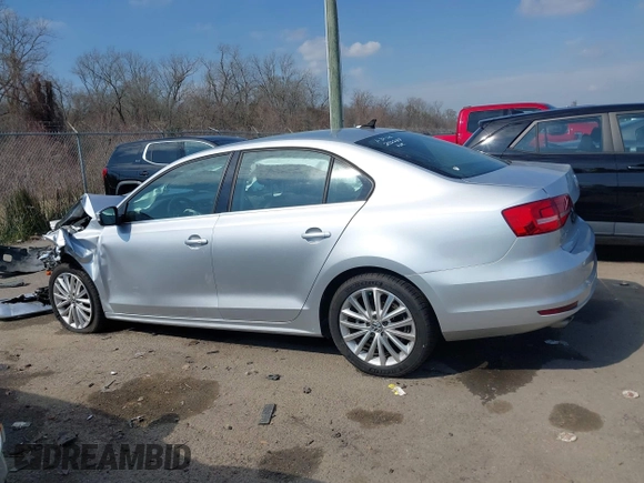 2015 Volkswagen Jetta SE with VIN 3VWD07AJ3FM242267, listed as a IAAI auction lot 41500978 with Not provided miles and . Bid and sale history available at DreamBid. Image 14.