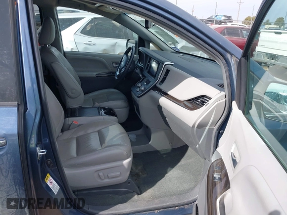 2017 Toyota Sienna XLE Auto Access Seat with VIN 5TDYZ3DC1HS888393, listed as a IAAI auction lot 41572093 with 95,290 mi miles. Bid and sale history available at carsss.com. Image 5.