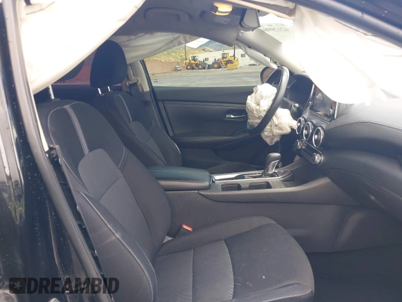 2021 Nissan Sentra SV z VIN 3N1AB8CV4MY230305, wystawiony jako IAAI lot #42120984 z przebiegiem 55 365 mil mil oraz . Historia ofert i sprzedaży dostępna na DreamBid. Obrazek 5.