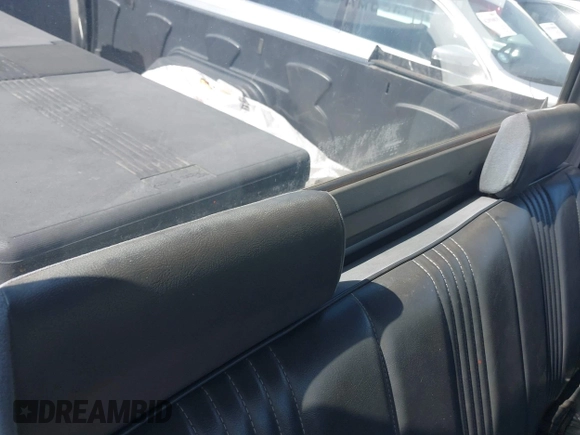 1991 Dodge Dakota S z VIN 1B7GL26XXMS302752, wystawiony jako IAAI lot #42060308 z przebiegiem 158 000 mil mil oraz . Historia ofert i sprzedaży dostępna na DreamBid. Obrazek 8.