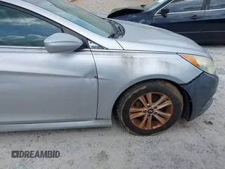 2014 Hyundai Sonata GLS with VIN 5NPEB4ACXEH859896, listed as a IAAI auction lot 42131282 with 174,700 mi miles and . Bid and sale history available at carsss.com. Image 6.