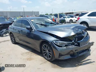 2019 BMW 3 Series 330i z VIN WBA5R1C59KAK06436, wystawiony jako IAAI lot #42419573 z przebiegiem 42 911 mil mil oraz . Historia ofert i sprzedaży dostępna na DreamBid. Obrazek 1.