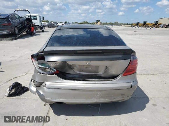 2003 Mercedes-Benz C z VIN WDBRN64J13A507887, wystawiony jako Copart lot #71978414 z przebiegiem Nie podano mil oraz Szkoda całkowita • Salvage title. Historia ofert i sprzedaży dostępna na DreamBid. Obrazek 6.