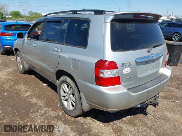 2006 Toyota Highlander Hybrid with VIN JTEEW21A560019431, listed as a IAAI auction lot 42112205 with 240,527 mi miles. Bid and sale history available at carsss.com. Image 3.