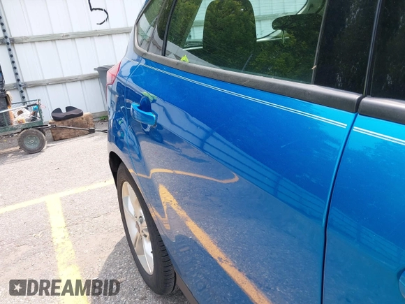 2014 Ford Focus SE z VIN 1FADP3K27EL459969, wystawiony jako IAAI lot #42412165 z przebiegiem 77 055 mil mil oraz . Historia ofert i sprzedaży dostępna na DreamBid. Obrazek 14.