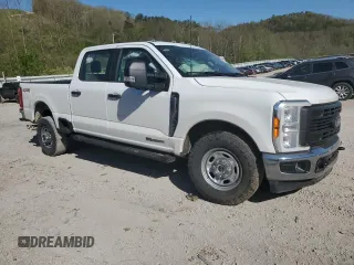 2023 Ford F-250 XL with VIN 1FT8W2BT7PED66555, listed as a Copart auction lot 54136785 with 57,548 mi miles and Salvage title. Bid and sale history available at DreamBid. Image 4.