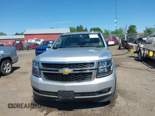 2017 Chevrolet Suburban LT z VIN 1GNSKHKC9HR268651, wystawiony jako IAAI lot #42125406 z przebiegiem 174 451 mil mil oraz . Historia ofert i sprzedaży dostępna na DreamBid. Obrazek 12.