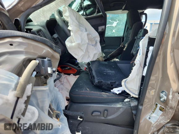 2024 Nissan Frontier SV z VIN 1N6ED1EK5RN666780, wystawiony jako Copart lot #59090905 z przebiegiem Nie podano mil oraz Szkoda całkowita • Salvage title. Historia ofert i sprzedaży dostępna na DreamBid. Obrazek 7.