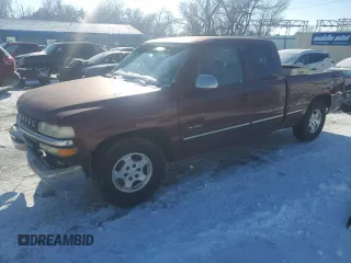 2000 Chevrolet Silverado 1500 LS with VIN 2GCEC19T5Y1125253, listed as a Copart auction lot 87538075 with 351,812 mi miles and Salvage Title. Bid and sale history available at carsss.com. Image 1.