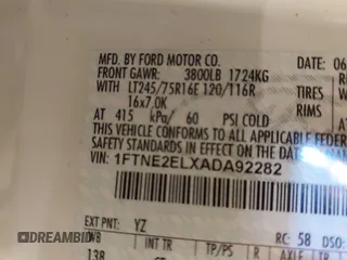 2010 Ford Econoline Cargo Commercial z VIN 1FTNE2ELXADA92282, wystawiony jako IAAI lot #42210516 z przebiegiem 102 617 mil mil oraz . Historia ofert i sprzedaży dostępna na DreamBid. Obrazek 9.