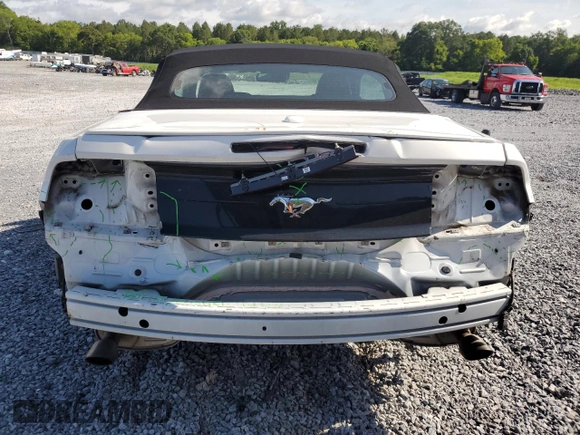 2019 Ford Mustang EcoBoost z VIN 1FATP8UH4K5159932, wystawiony jako Copart lot #61197205 z przebiegiem 72 249 mil mil oraz Szkoda całkowita • Salvage title. Historia ofert i sprzedaży dostępna na DreamBid. Obrazek 6.