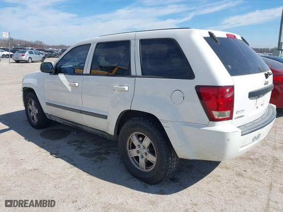2007 Jeep Grand Cherokee Laredo with VIN 1J8GS48K97C597673, listed as a IAAI auction lot 41625207 with 150,365 mi miles. Bid and sale history available at carsss.com. Image 3.
