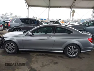 2013 Mercedes-Benz C 250 z VIN WDDGJ4HB7DG068579, wystawiony jako IAAI lot #42179847 z przebiegiem 117 575 mil mil oraz . Historia ofert i sprzedaży dostępna na DreamBid. Obrazek 14.