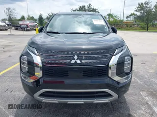 2024 Mitsubishi Outlander SE z VIN JA4J3VA89RZ076932, wystawiony jako IAAI lot #42387815 z przebiegiem 18 228 mil mil oraz . Historia ofert i sprzedaży dostępna na DreamBid. Obrazek 13.