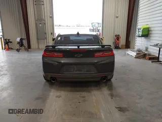 2017 Chevrolet Camaro 2SS z VIN 1G1FH1R78H0101803, wystawiony jako IAAI lot #42331031 z przebiegiem 83 150 mil mil oraz . Historia ofert i sprzedaży dostępna na DreamBid. Obrazek 16.
