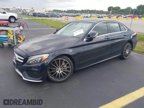 2015 Mercedes-Benz C 300 Luxury z VIN 55SWF4KB0FU003066, wystawiony jako IAAI lot #42477050 z przebiegiem 93 119 mil mil oraz . Historia ofert i sprzedaży dostępna na DreamBid. Obrazek 2.
