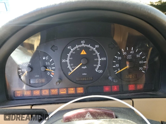 1999 Mercedes-Benz M 320/430/500 z VIN 4JGAB54EXXA123757, wystawiony jako Copart lot #81432384 z przebiegiem 135 174 mil mil oraz Czysty tytuł • Clean title. Historia ofert i sprzedaży dostępna na DreamBid. Obrazek 9.