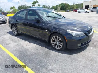 2009 BMW 5 Series 535i xDrive z VIN WBANV93579C132796, wystawiony jako IAAI lot #42178376 z przebiegiem 114 477 mil mil oraz . Historia ofert i sprzedaży dostępna na DreamBid. Obrazek 1.